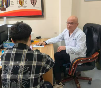 那曲地区|男科医师高朋磊：守护男性健康，专业男科诊疗